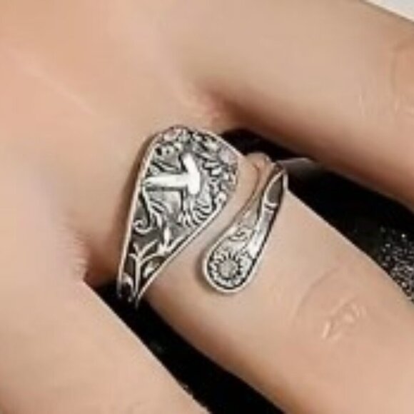 Spoon Ring Sunflower and Hummingbird Design Adjustable Ring Antique Silver Color - Picture 3 of 8